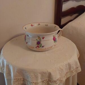 🌺 Lovely Antique Made in England Chamber Pot